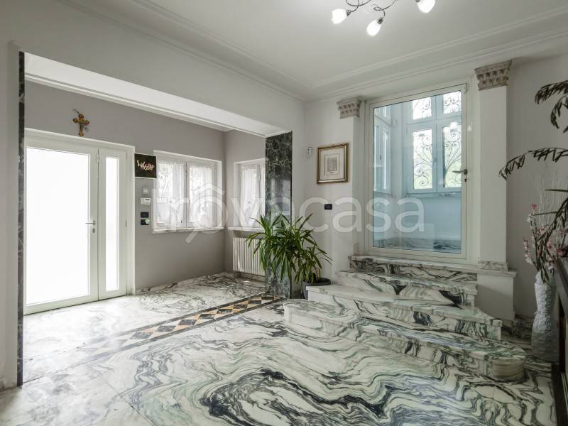 casa indipendente in vendita a Front