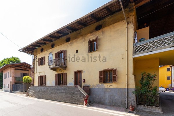 casa indipendente in vendita a Front