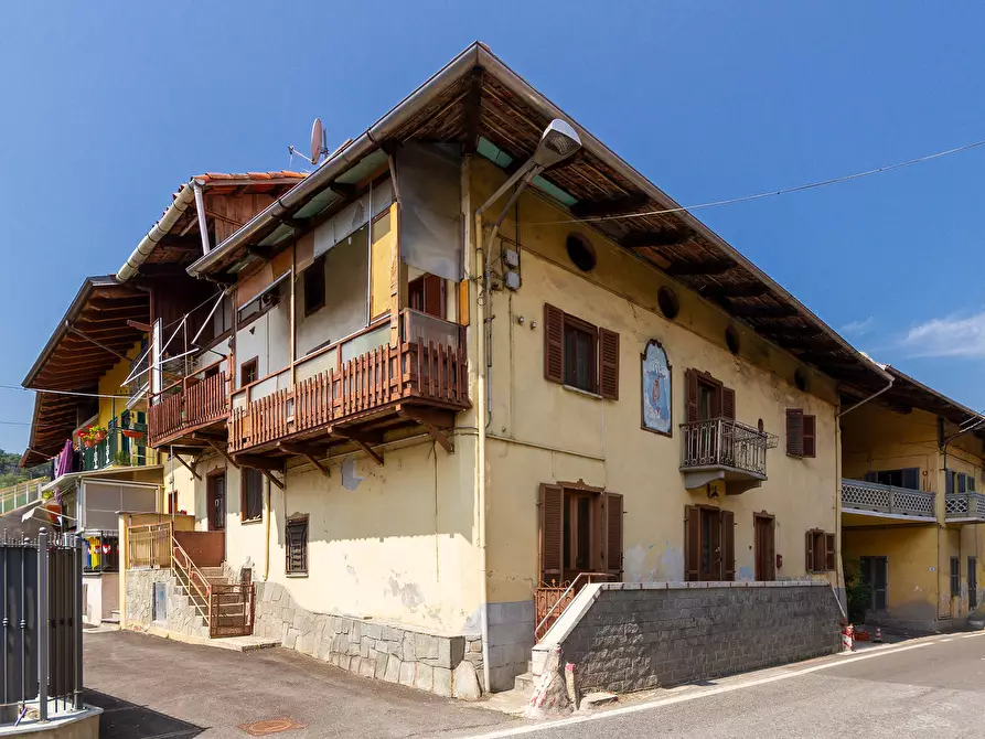 casa indipendente in vendita a Front