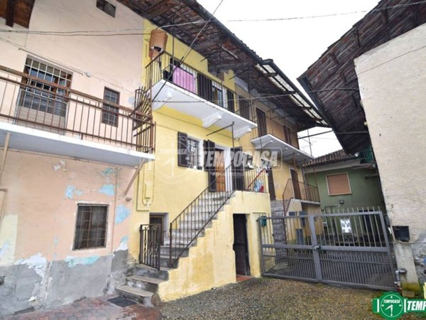 casa indipendente in vendita a Front