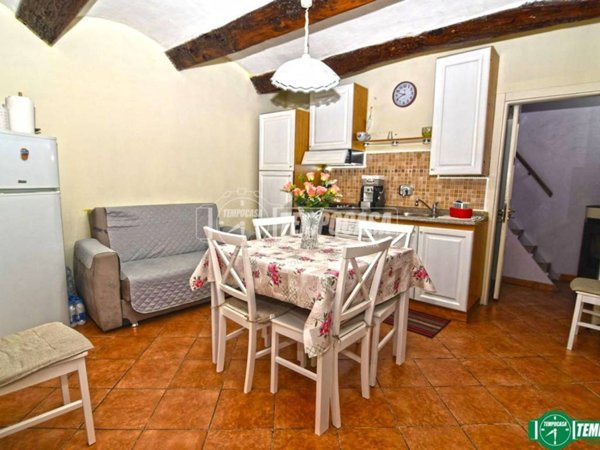 casa indipendente in vendita a Front