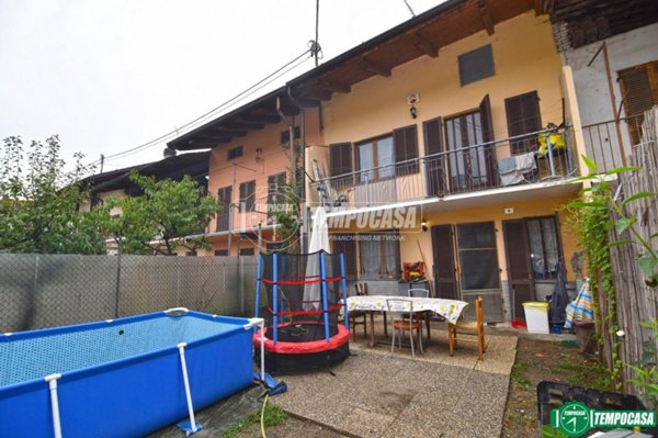 casa indipendente in vendita a Front in zona Grange di Front