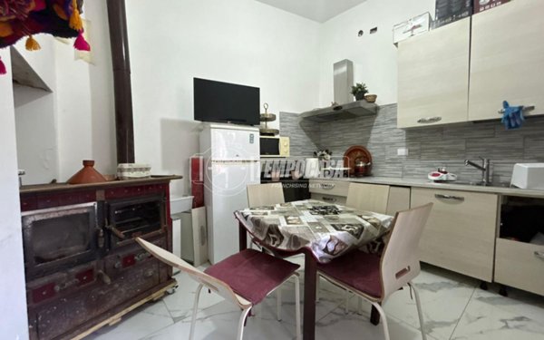 casa indipendente in vendita a Front