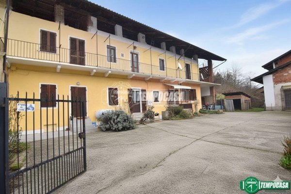 appartamento in vendita a Front