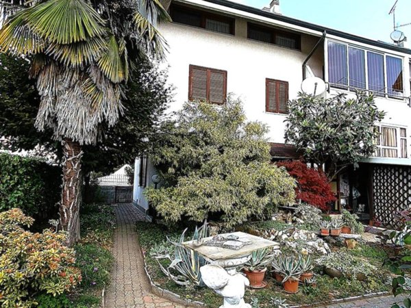 casa indipendente in vendita a Front in zona Ceretti