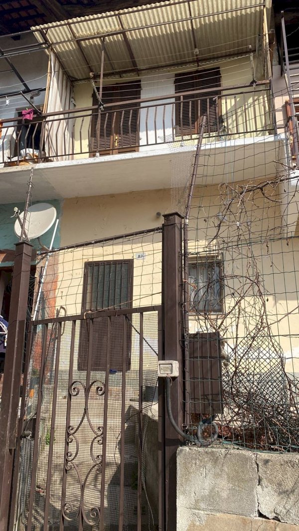 casa indipendente in vendita a Front