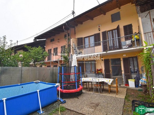 casa indipendente in vendita a Front in zona Grange di Front