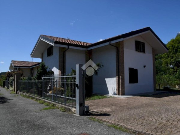 casa indipendente in vendita a Front