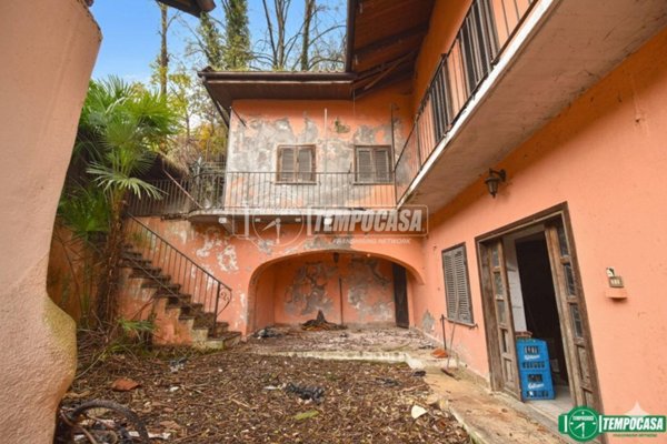 casa indipendente in vendita a Front