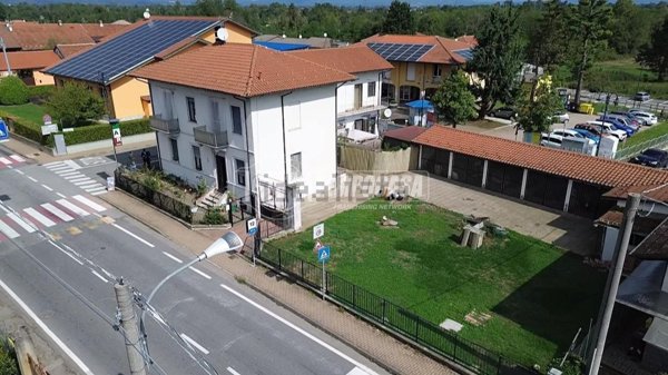 casa indipendente in vendita a Front