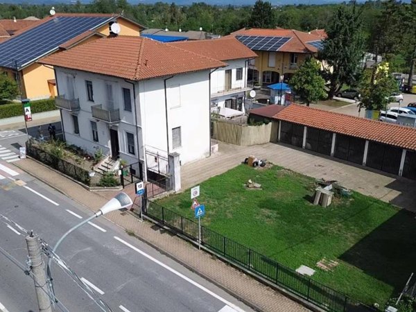 casa indipendente in vendita a Front