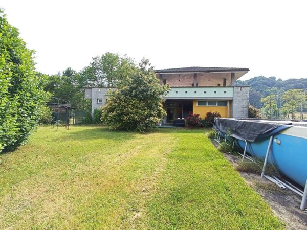 casa indipendente in vendita a Front