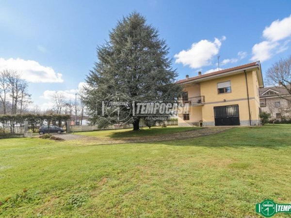 casa indipendente in vendita a Front in zona Grange di Front