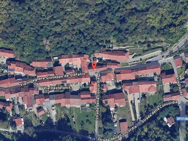 locale commerciale in vendita a Front