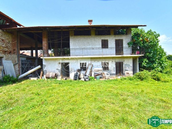 casa indipendente in vendita a Front