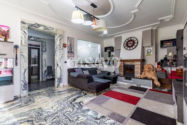 casa indipendente in vendita a Front