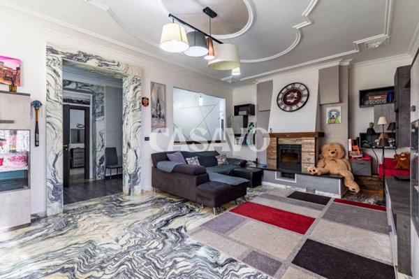 casa indipendente in vendita a Front