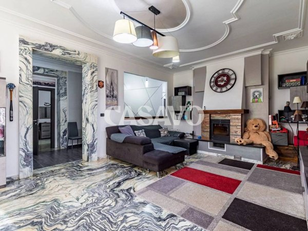 casa indipendente in vendita a Front