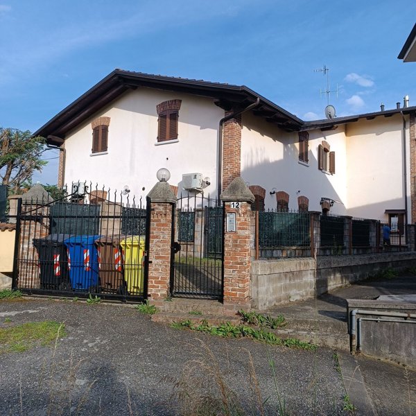 appartamento in vendita a Front