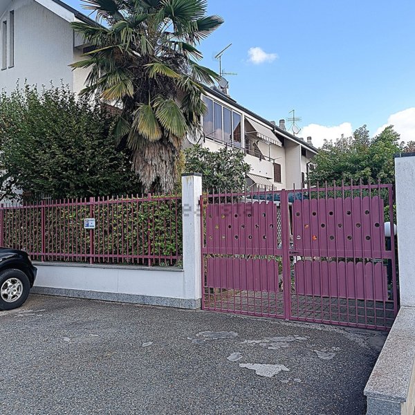 casa indipendente in vendita a Front in zona Grange di Front