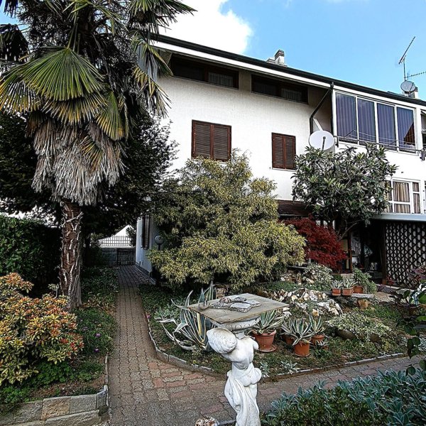 casa indipendente in vendita a Front in zona Grange di Front