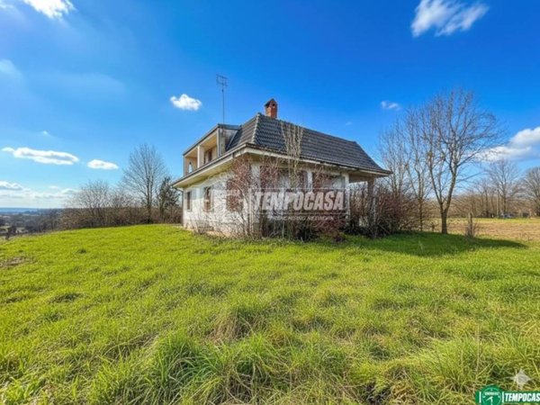 casa indipendente in vendita a Front