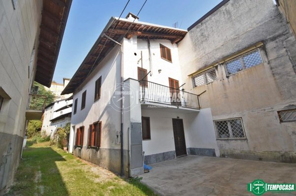 casa indipendente in vendita a Front