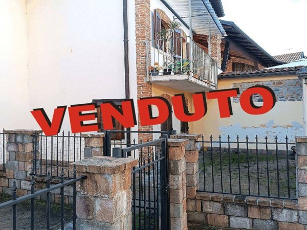 appartamento in vendita a Front