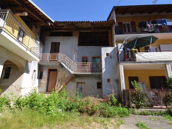casa indipendente in vendita a Front