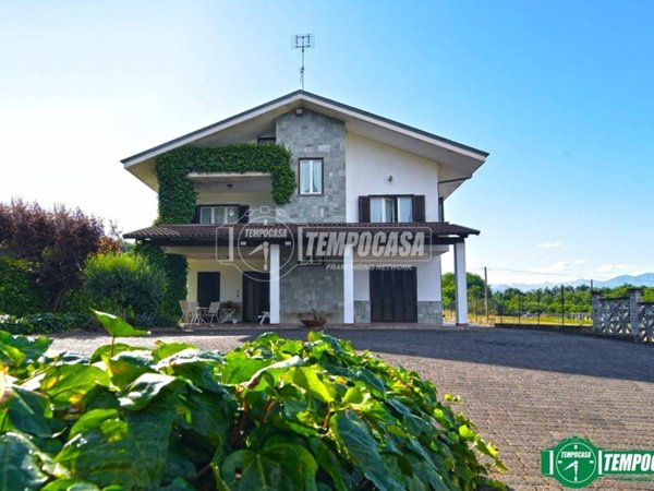 casa indipendente in vendita a Front in zona Grange di Front