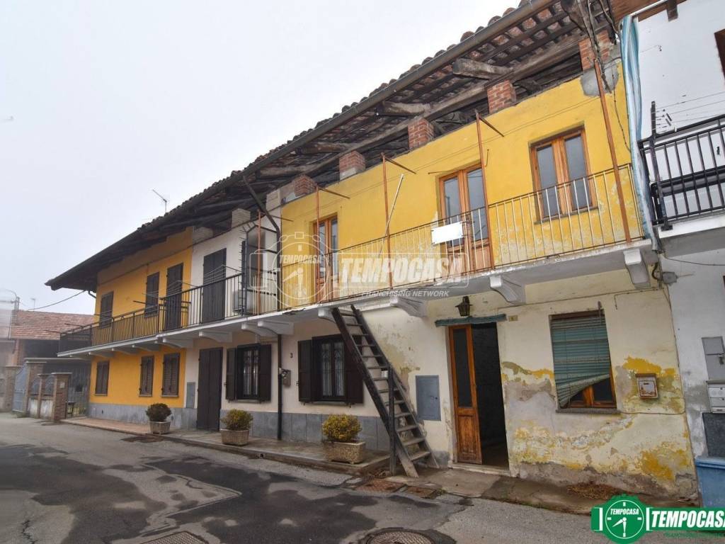 casa indipendente in vendita a Front in zona Ceretti