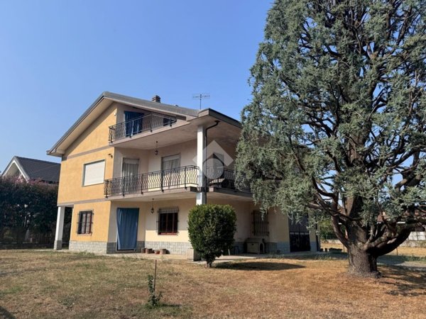casa indipendente in vendita a Front in zona Ceretti
