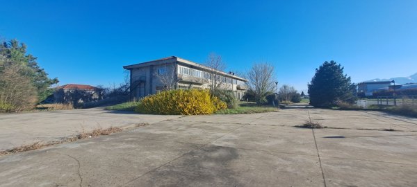 locale commerciale in vendita a Frossasco