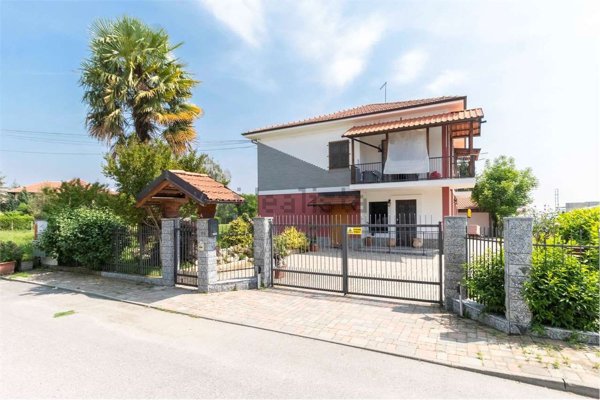 casa indipendente in vendita a Frossasco