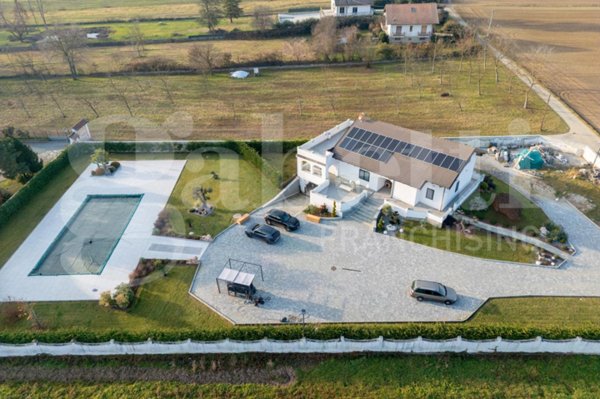casa indipendente in vendita a Frossasco