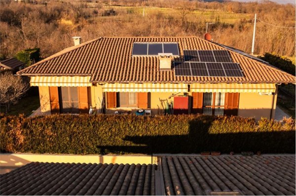 casa indipendente in vendita a Frossasco