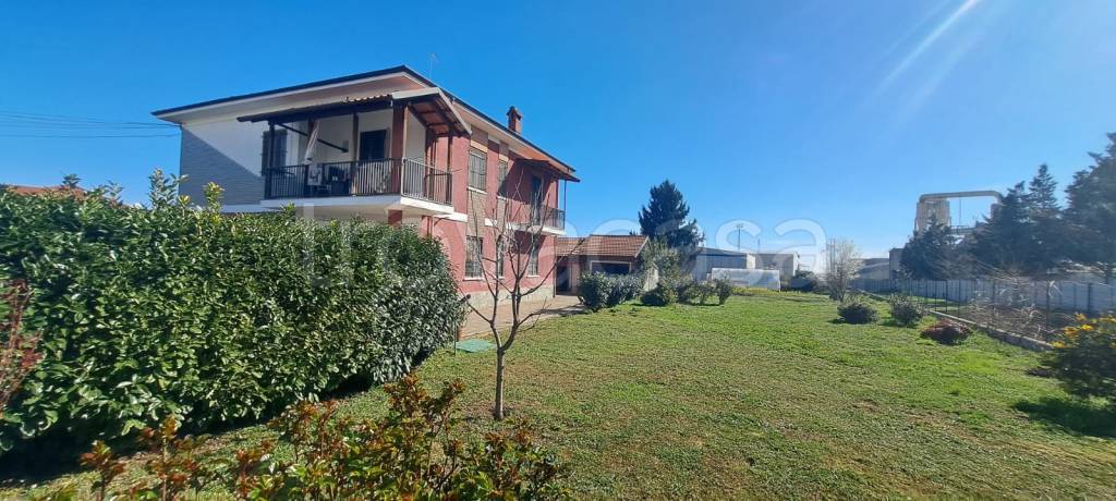 casa indipendente in vendita a Frossasco