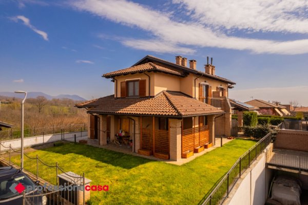 casa indipendente in vendita a Frossasco