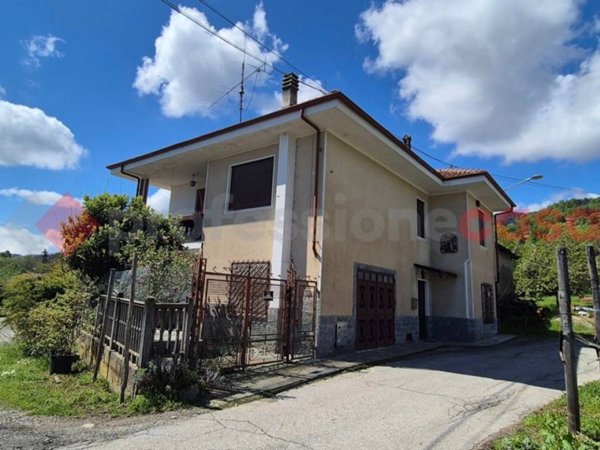 casa indipendente in vendita a Frossasco