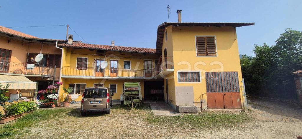 casa indipendente in vendita a Frossasco