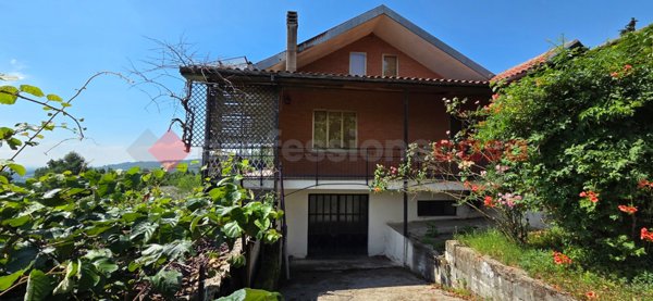 casa indipendente in vendita a Frossasco