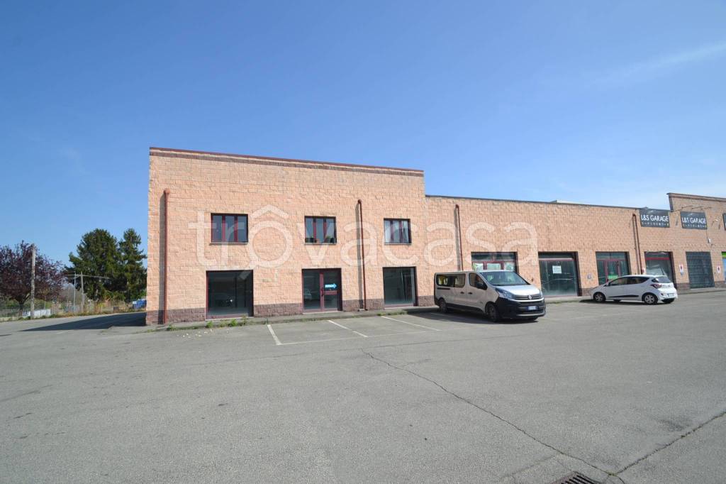 negozio in vendita a Frossasco