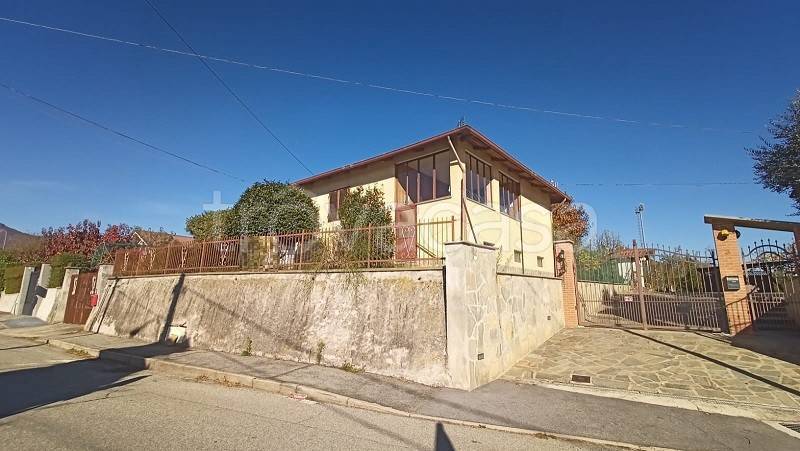 casa indipendente in vendita a Frossasco