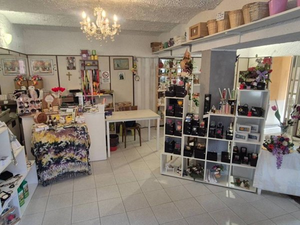 negozio in vendita a Frossasco