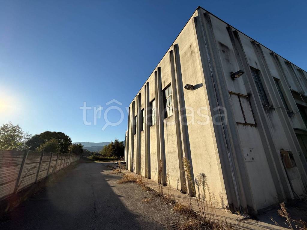 locale commerciale in vendita a Frossasco