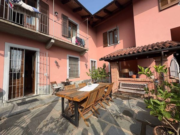 casa indipendente in vendita a Frossasco