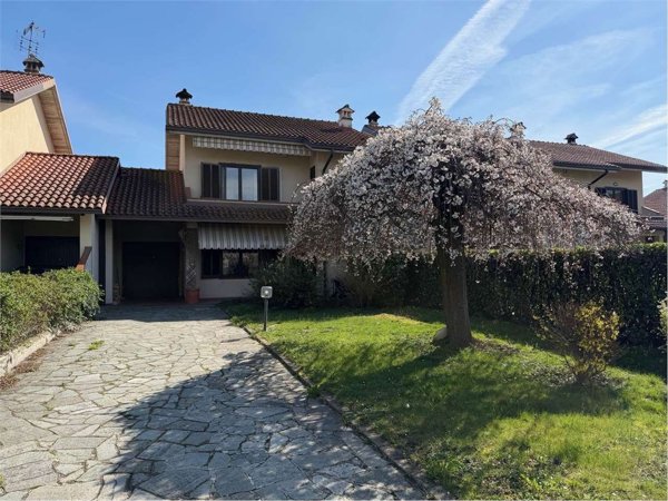 casa indipendente in vendita a Frossasco