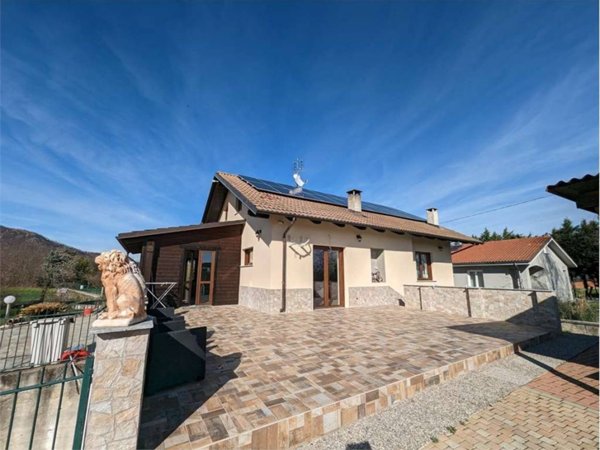 casa indipendente in vendita a Frossasco