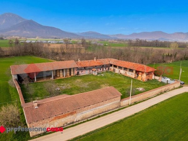 casale in vendita a Frossasco