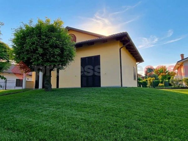 casa indipendente in vendita a Frossasco